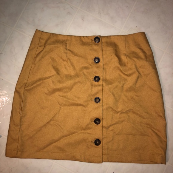 Skirt and Top both included - Picture 2 of 3